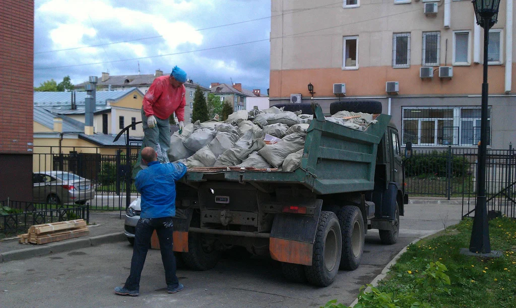 Вывоз строительного мусора в Ахтубинске от 1657 руб. – ПроМусор