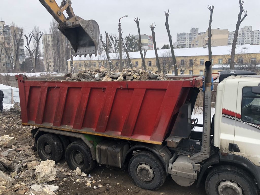 Вывоз мусора Камазом в Ахтубинске в октябре