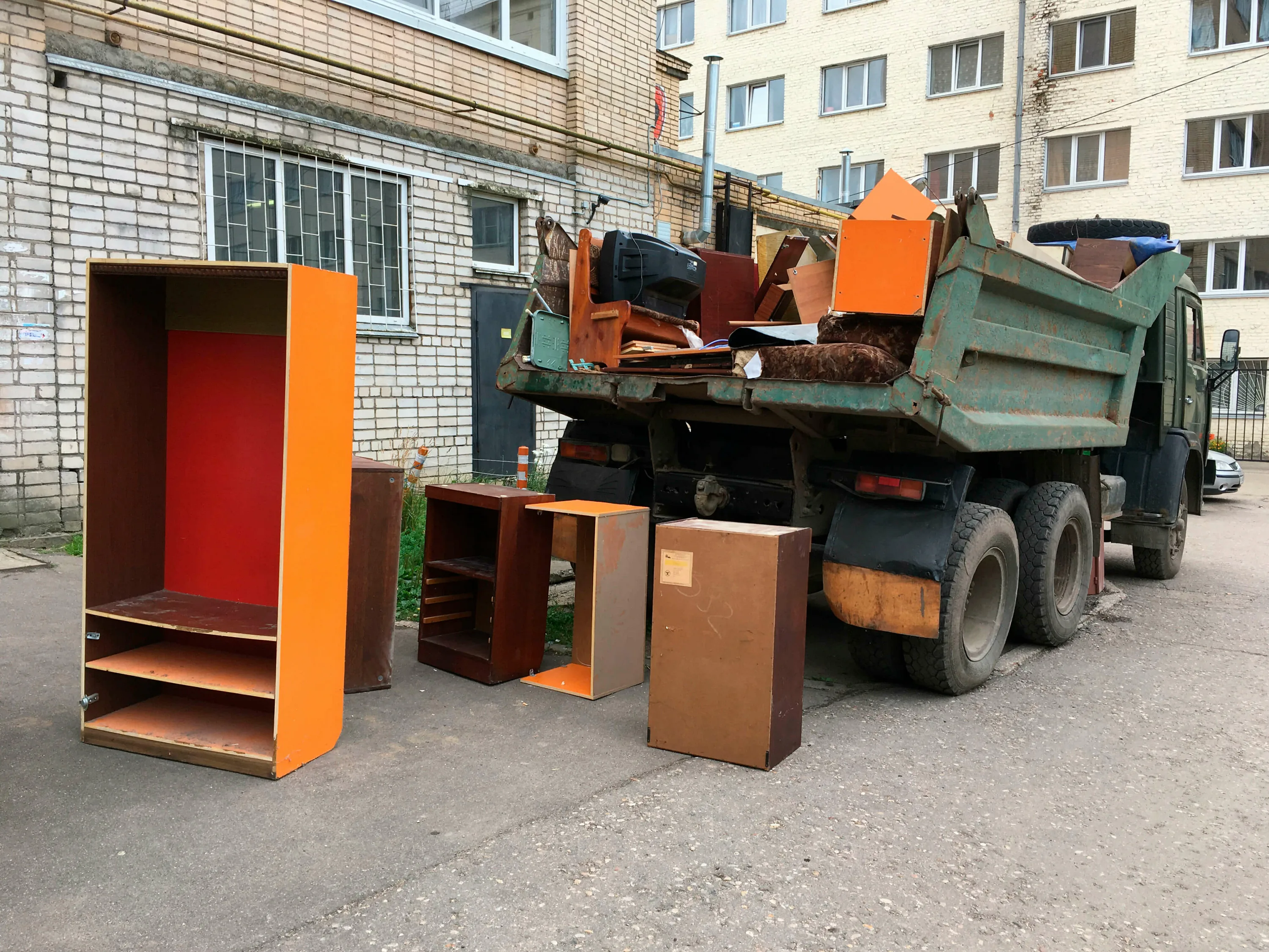 Утилизация старой мебели с вывозом и разбором в Ахтубинске в октябре