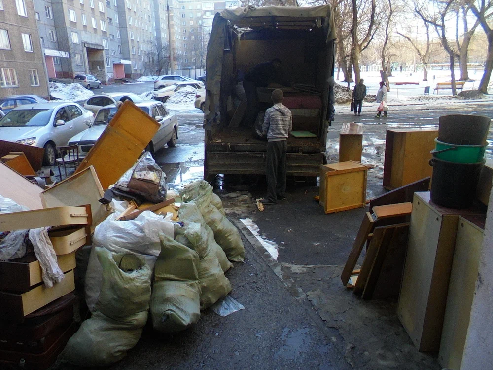 Вывоз мусора из подвала с утилизацией в Ахтубинске в октябре